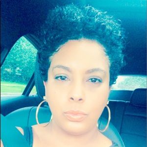 Meet your Posher, Demetra